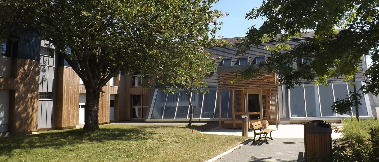 CREF - Hostel